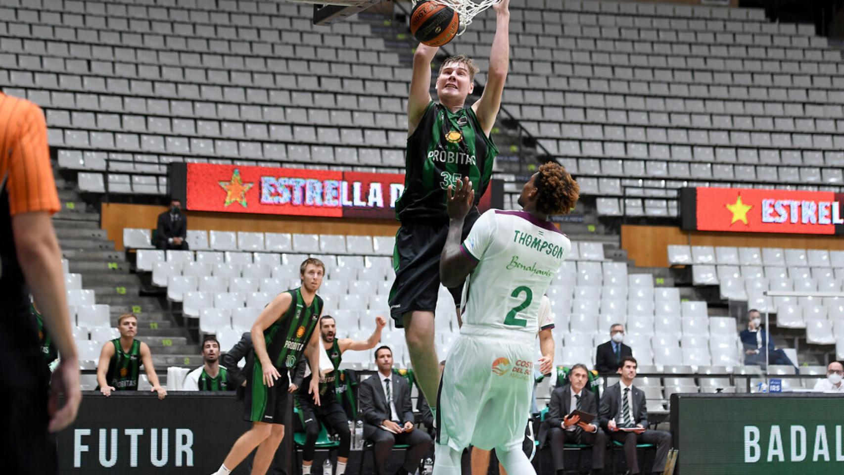 Imagen del partido entre el Joventut y el Unicaja