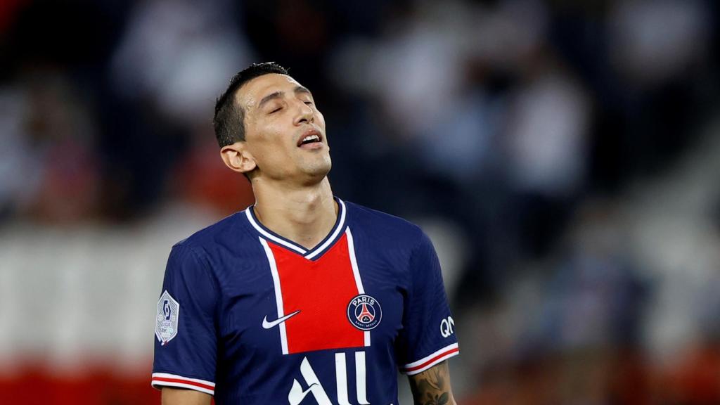 Di María se lamenta durante un partido con el PSG