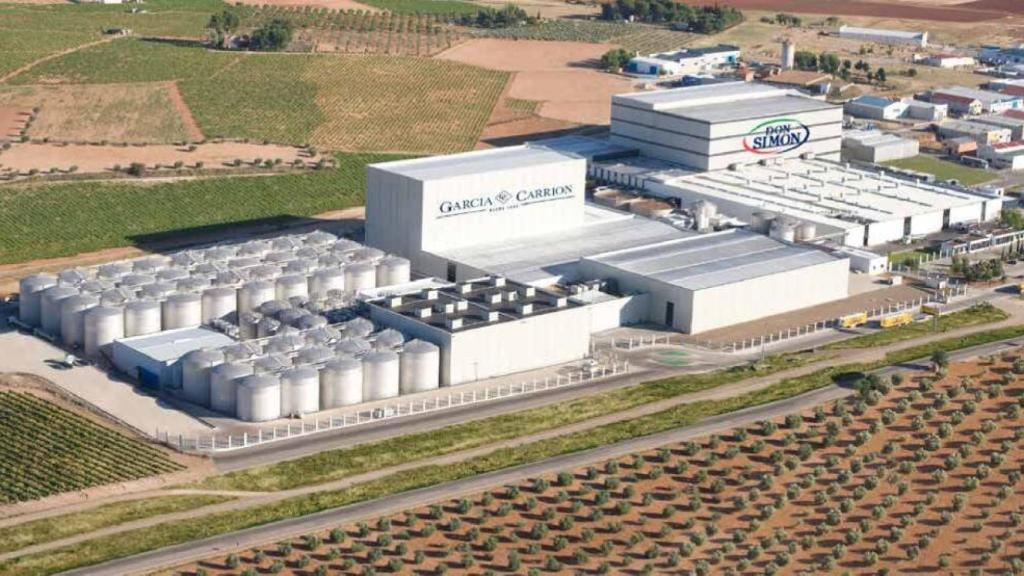 Impresionantes instalaciones de García-Carrión en Daimiel (Ciudad Real)