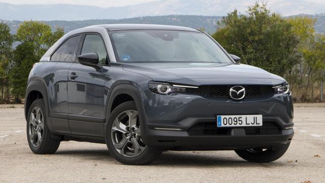 El Mazda MX-30 es un SUV eléctrico de tamaño medio.