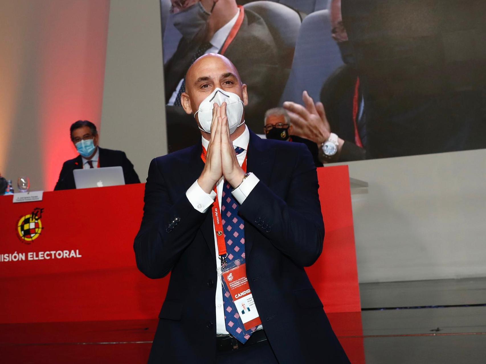 Rubiales prohibe poner en las camisetas de futbol sala publicidad de entes ajenos a la RFEF