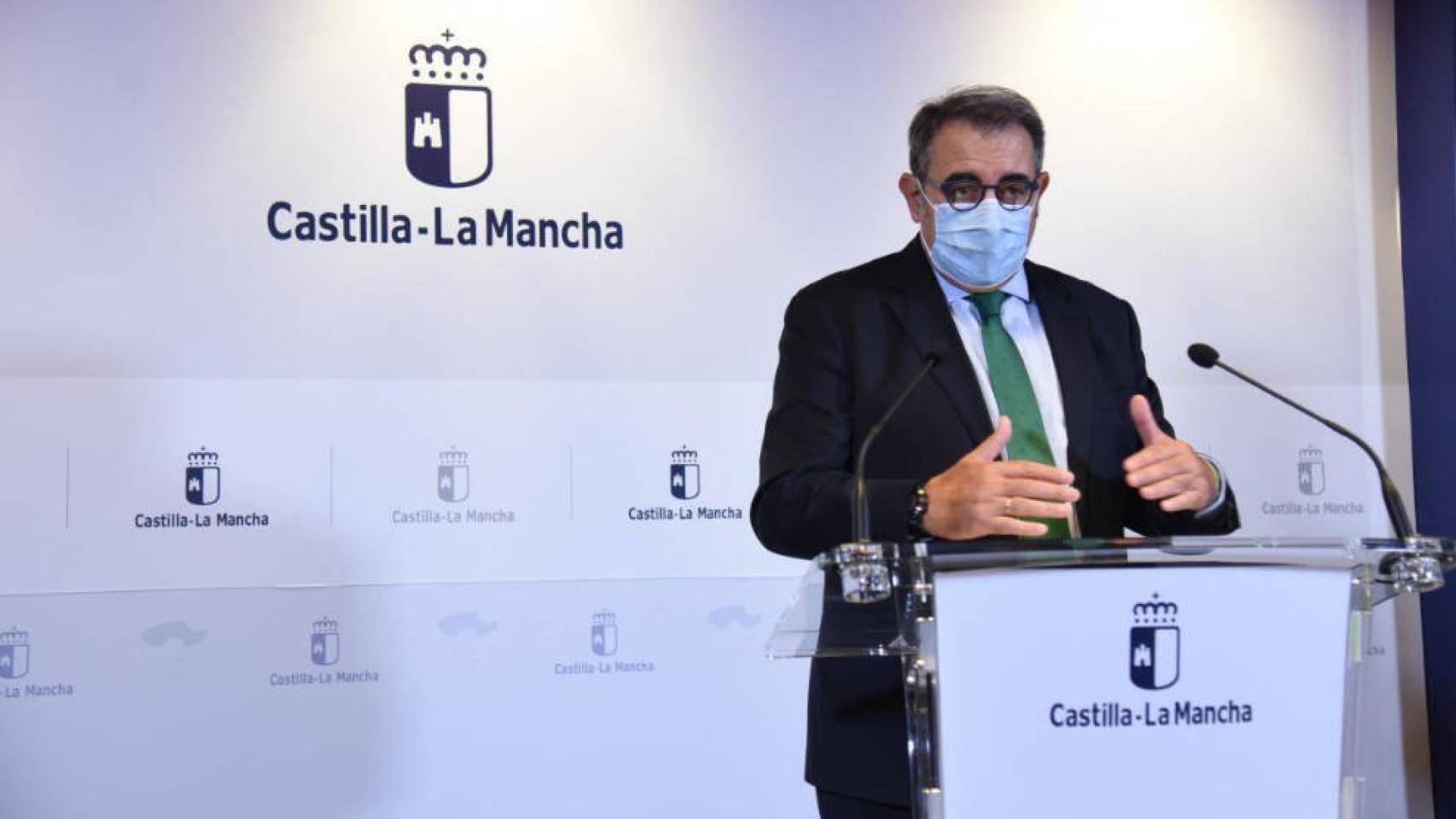 Jesús Fernández Sanz, consejero de Sanidad de Castilla-La Mancha, este jueves en rueda de prensa