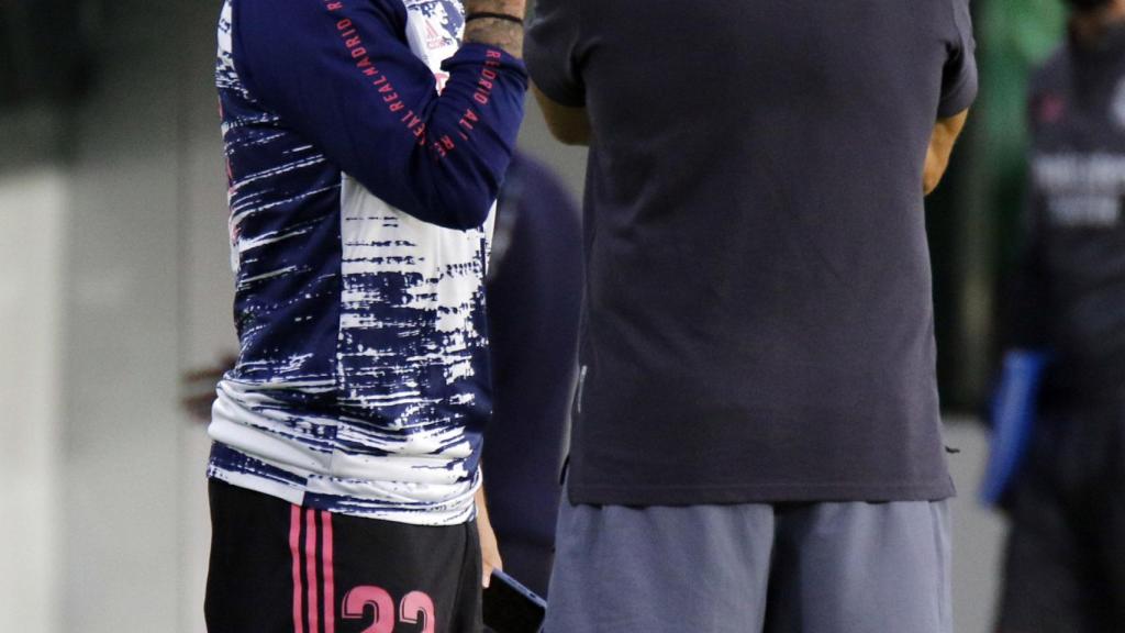 Isco y Manuel Pellegrini, antes del Betis - Real Madrid