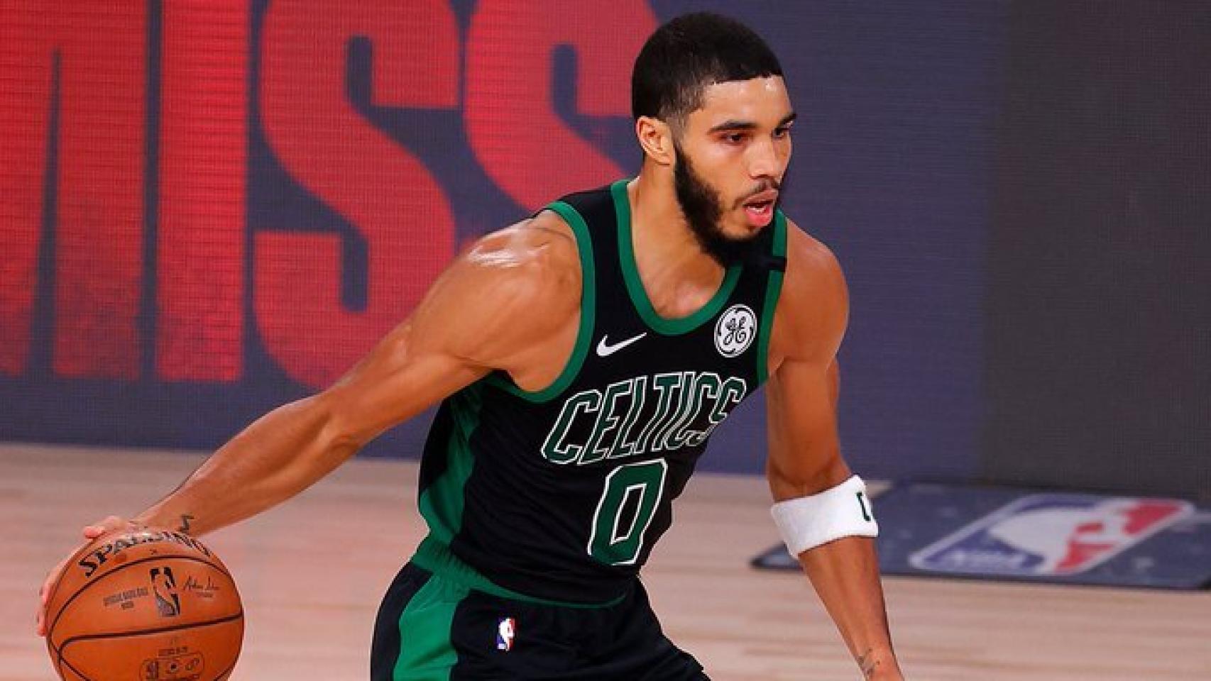 Jayson Tatum frente a los Heat