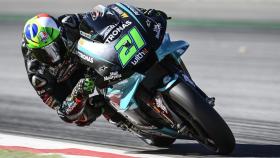 Franco Morbidelli pilota su Yamaha YZR-M1, en el circuito de Barcelona-Cataluña.