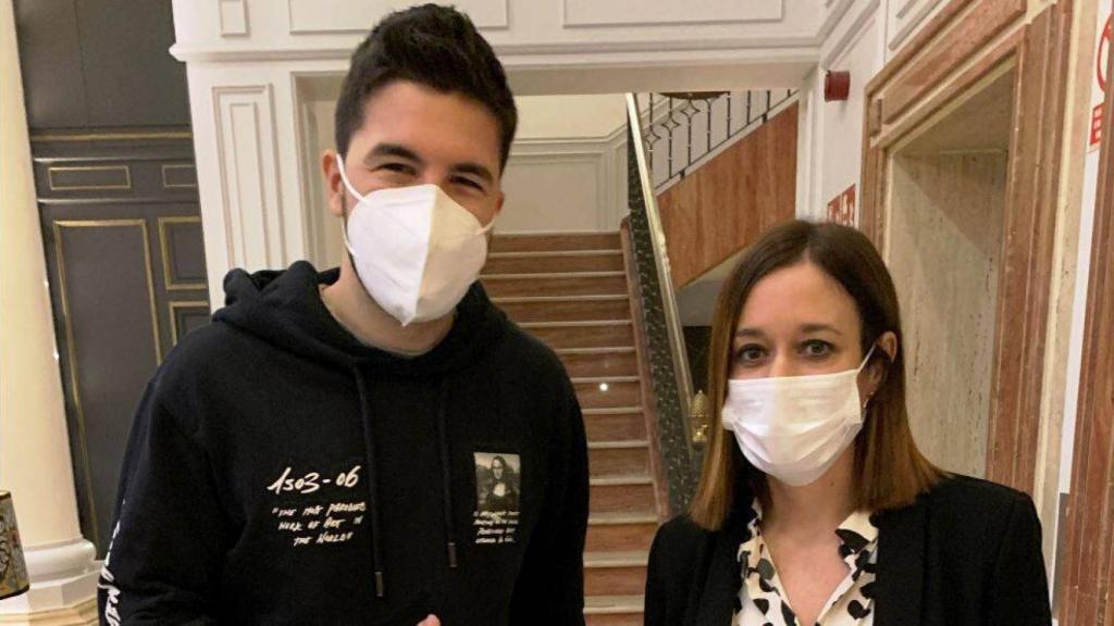 Willyrex con a directora general de Turismo y Arrtesanía, Isabel Fernández Samper