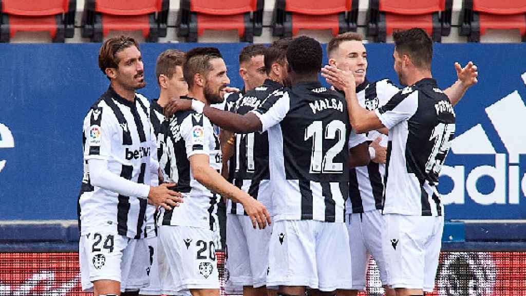 El Levante celebra su gol ante Osasuna