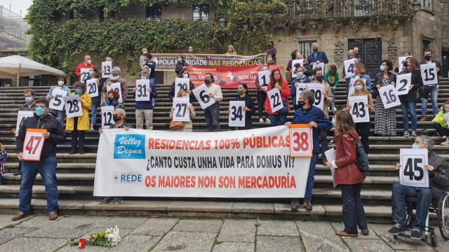 Concentración organizada por REDE en la Praza da Quintana de Santiago de Compostela.