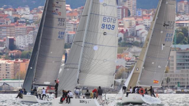 El ‘Okofen’ de Gándara gana en la Semana Abanca y se proclama campeón gallego de J80