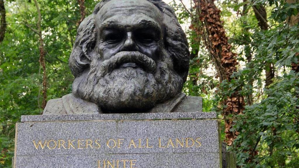 Tumba de Karl Marx en Londres.