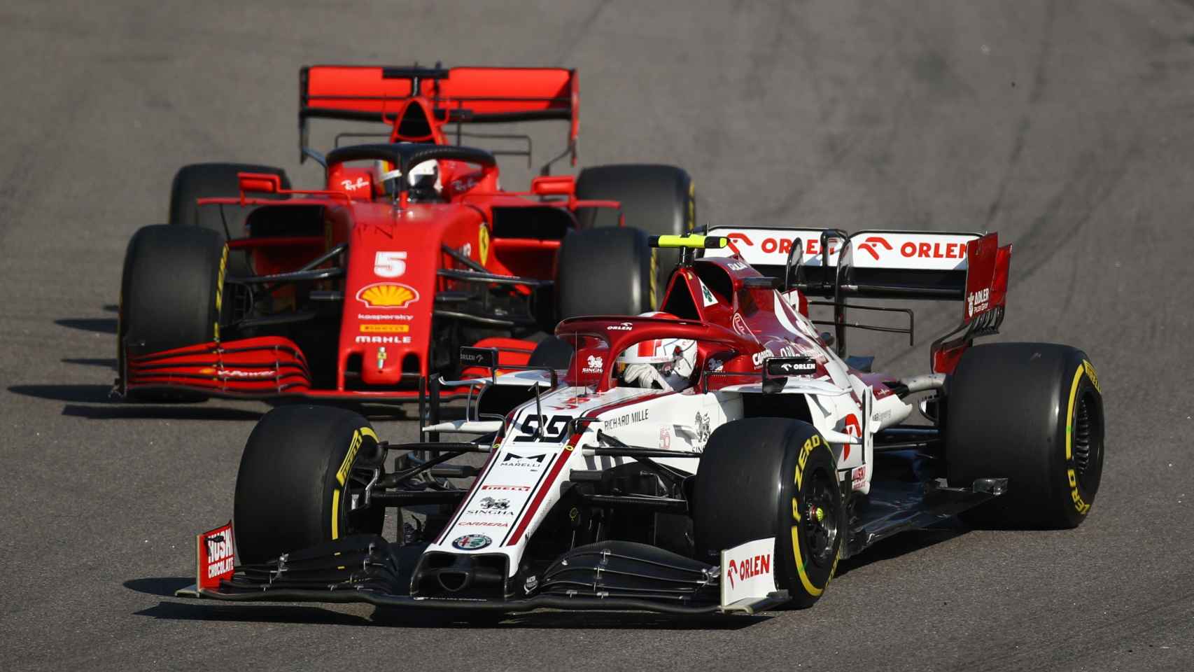 Vettel sufre para adelantar a Giovinazzi
