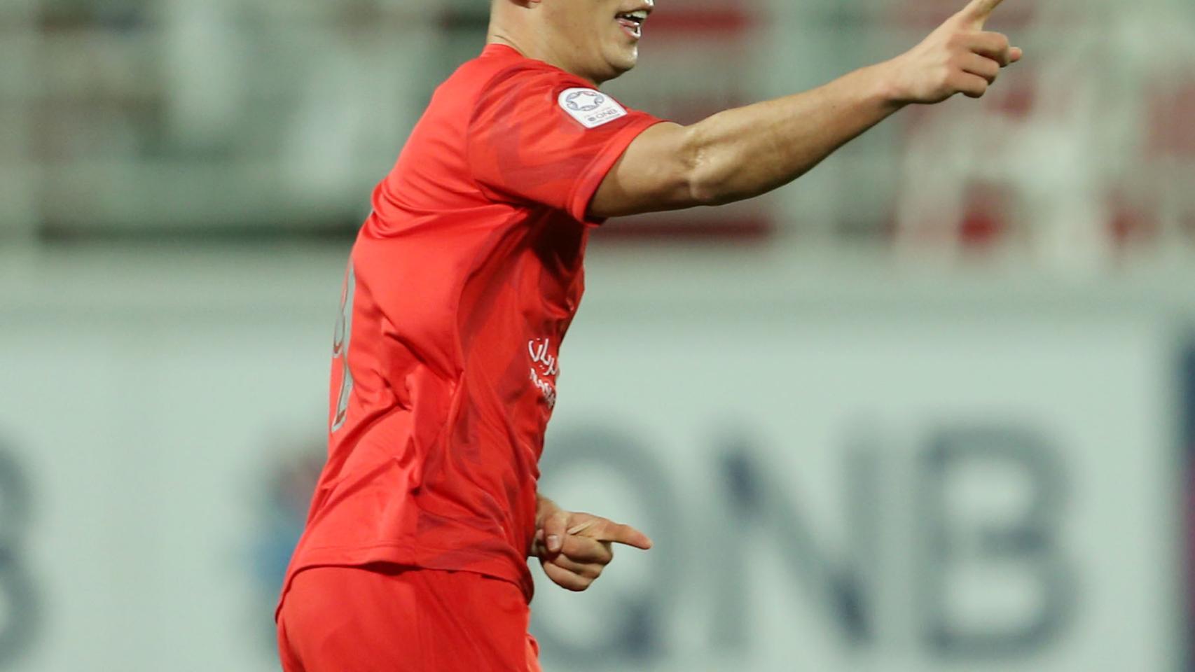 Han Kwang-Song con la camiseta del Al-Duhail