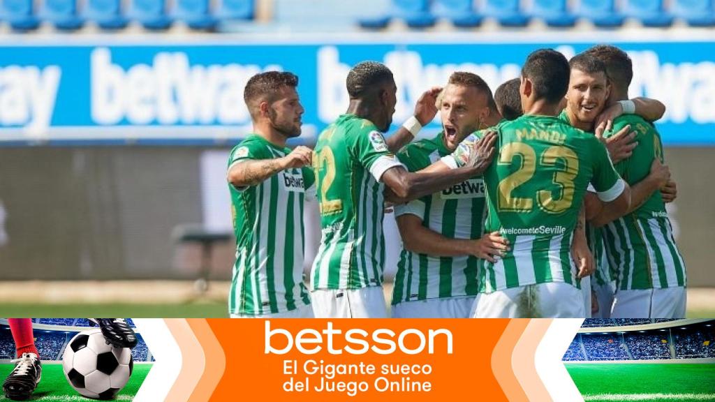 Piña de los jugadores del Betis en La Liga 2020/2021