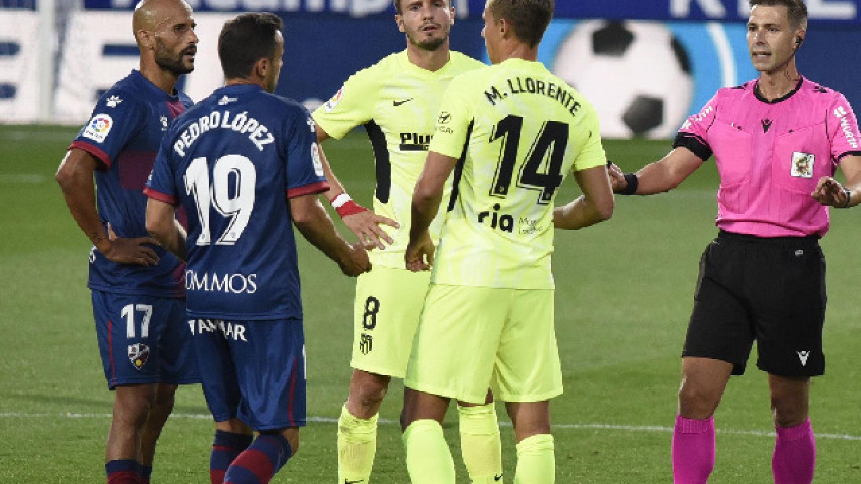 Marcos Llorente, jugador del Atlético de Madrid, durante un parón ante el Huesca