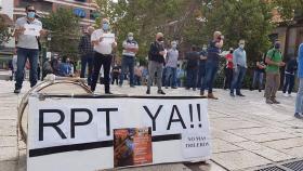 Un grupo de agentes se ha concentrado frente al Ayuntamiento de Puertollano