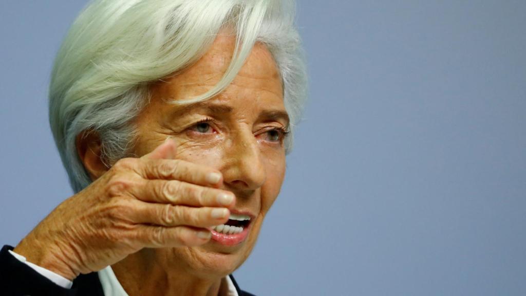 La presidenta del BCE, Christine Lagarde, con gesto de rotundidad.