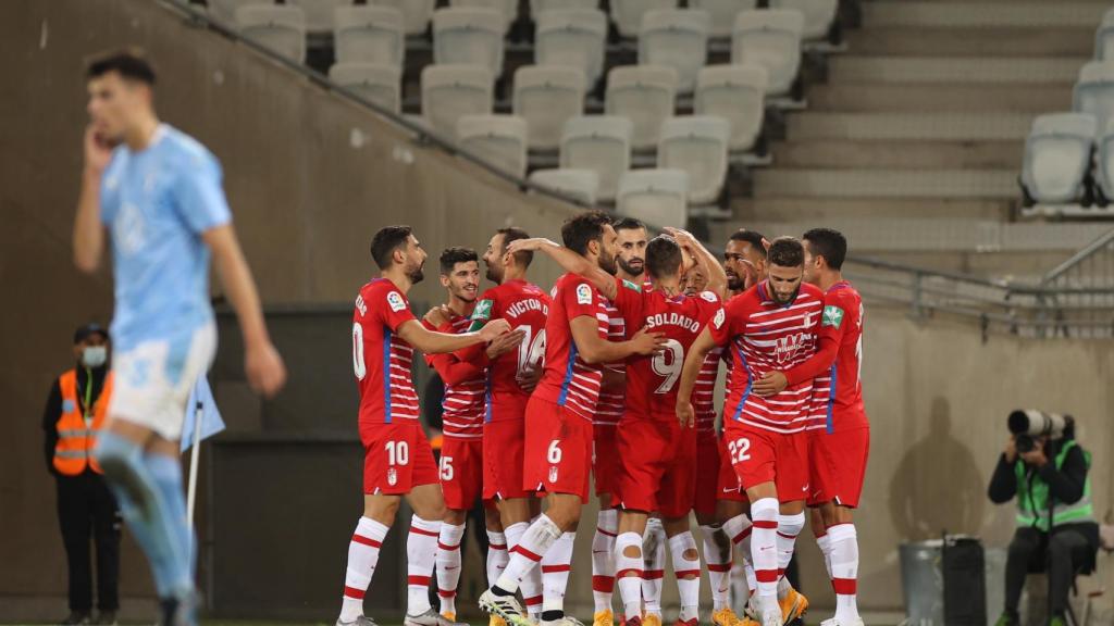 El Granada celebra un gol