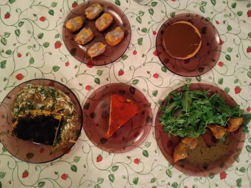 Croquetas con todo, cookie XXL, focaccia de pata asada, tarta de queso majorero y croquetas de trucha.