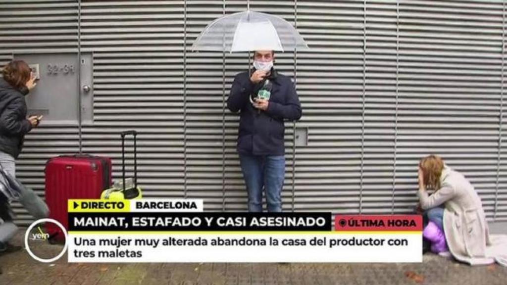 El reportero de Telecinco entre Alinka y Gabriel, los protagnistas del suceso.