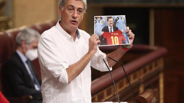 El diputado de EH Bildu Oskar Matute durante la sesión plenaria en el Congreso el pasado 1 de octubre.