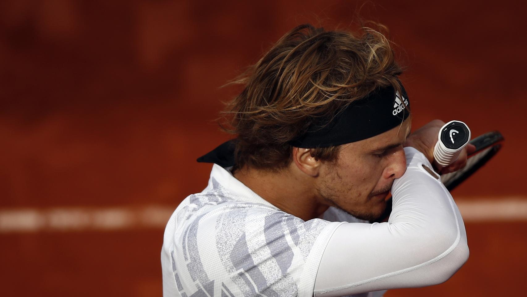 Zverev se lamenta tras una acción en su partido contra Sinner