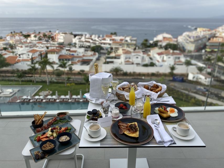 Desayuno de lujo en Corales