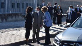 PIlar Zamora charlando junto a la Reina Sofía y Emiliano García-Page