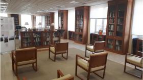 Los usuarios de la biblioteca de la Diputación de A Coruña  denuncian recortes de horarios