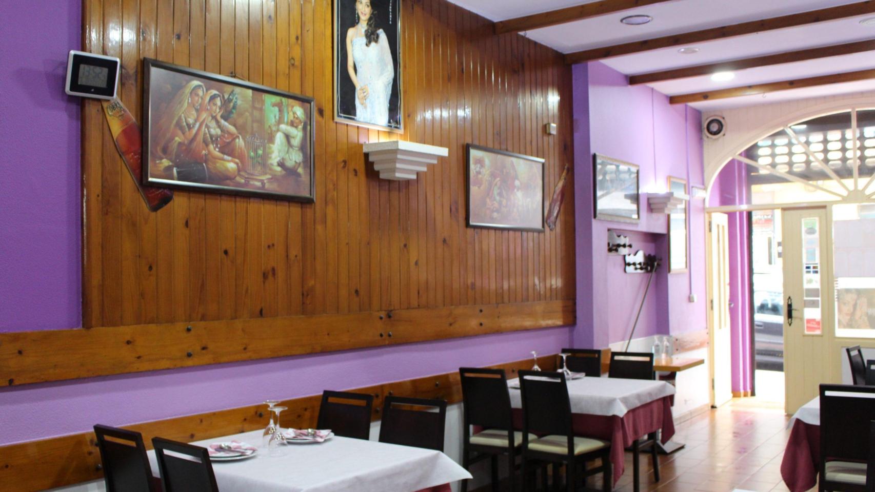 Interior del restaurante Taj Mahal en A Coruña