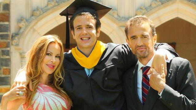 Ana Obregón y Alessandro Lequio en el día de la graduación universitaria de su hijo.