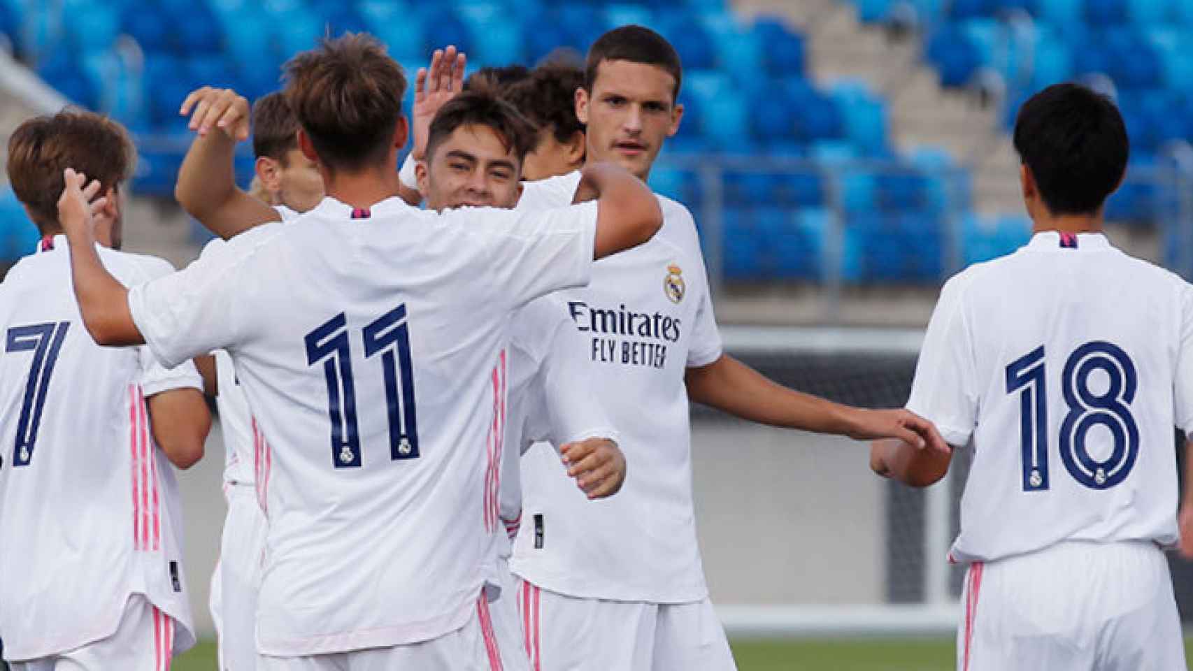 Los jugadores del Real Madrid Juvenil A 2020/2021 celebran un gol en la pretemporada