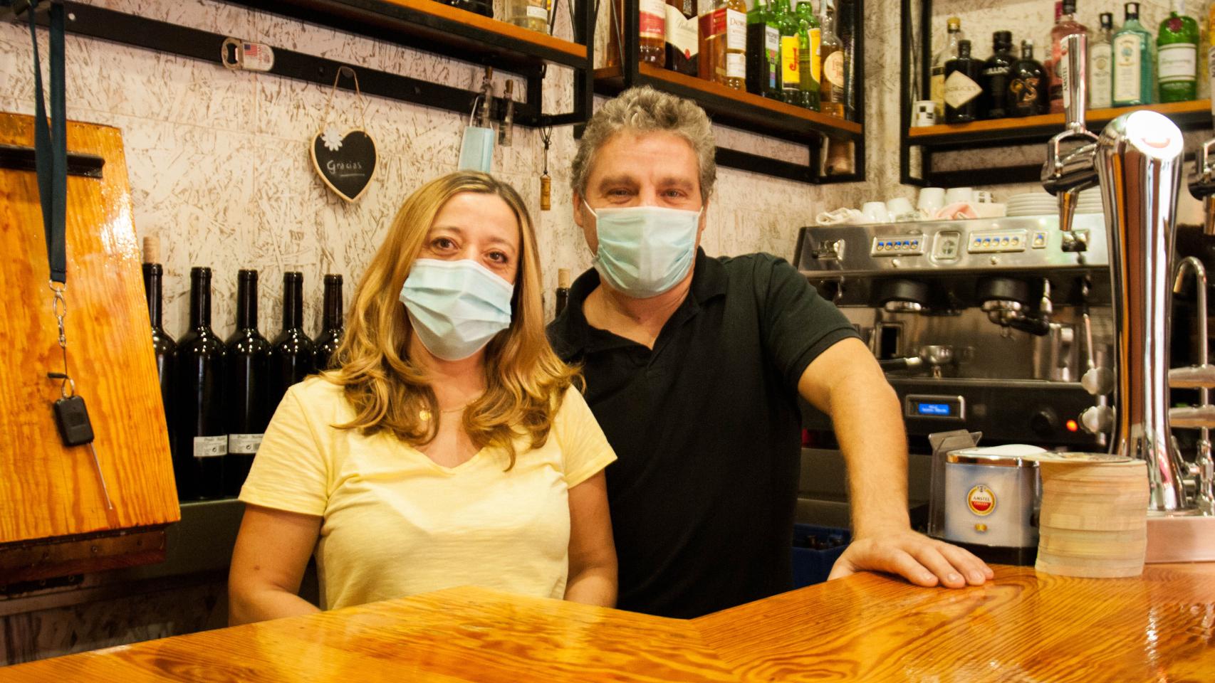 Rosa y Antonio, dueños del bar Cara y Cruz.