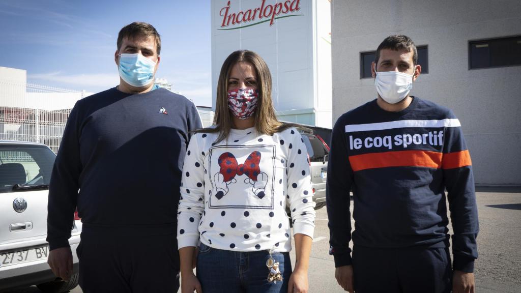 Los tres hermanos trabajan en Incarlopsa: Julián, Toñi y José