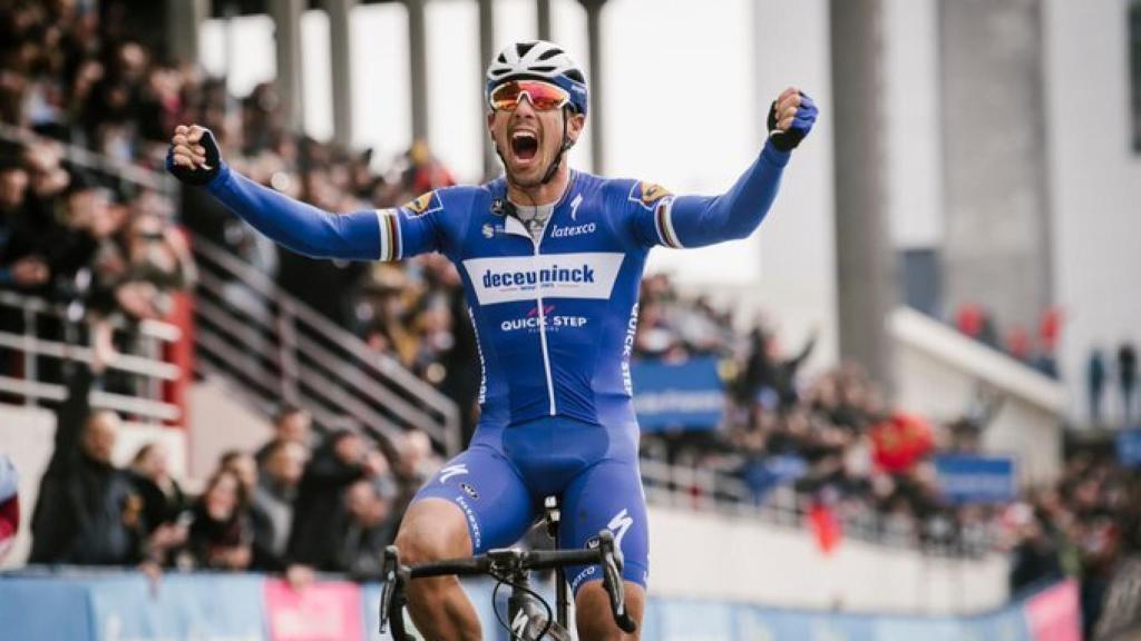 Philippe Gilbert celebra su victoria en la Paris-Roubaix 2019