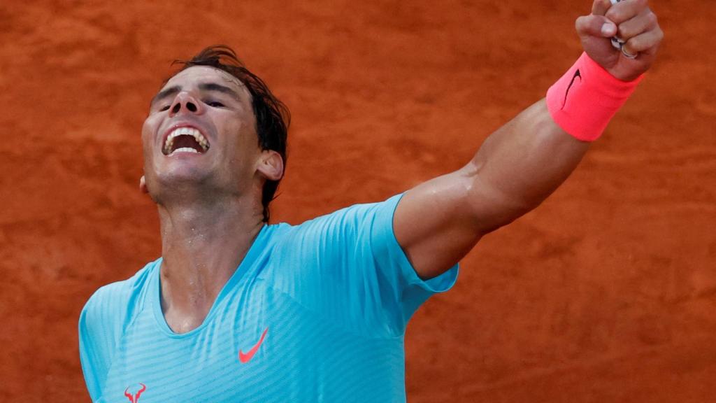 Nadal, celebrando la victoria ante Schwartzman en Roland Garros.