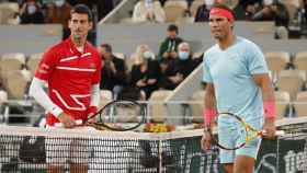 Novak Djokovic y Rafa Nadal, en la final de Roland Garros 2020