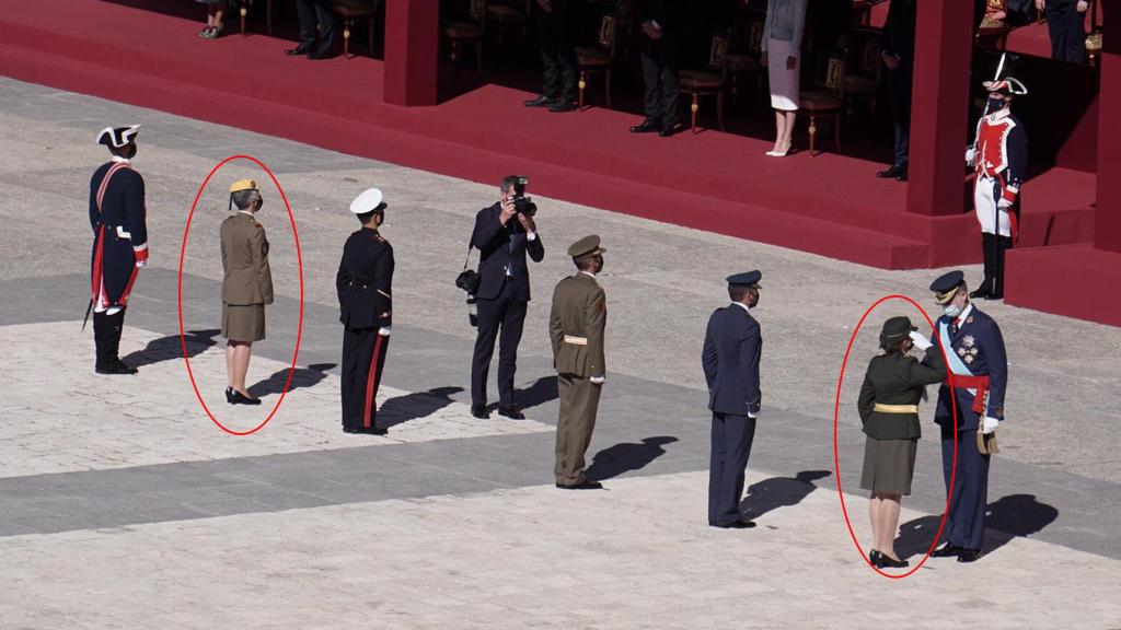 Imagen de los seis militares que han recibido la medalla de manos de Felipe VI. Sólo dos eran mujeres.