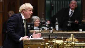 Boris Johnson presenta la nueva estrategia del gobierno para aborda los casos de coronavirus.