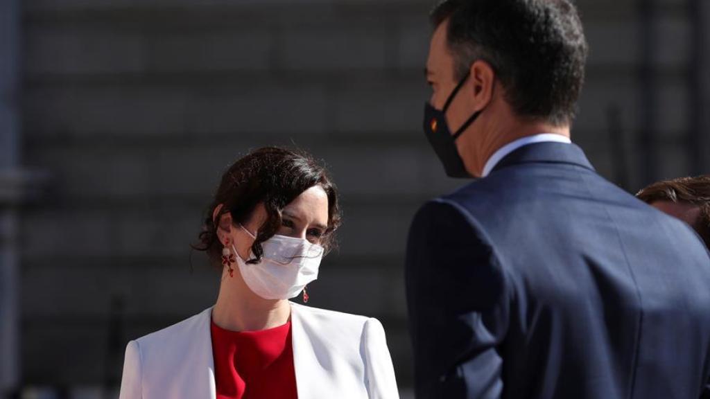 Pedro Sánchez junto a Isabel Díaz Ayuso durante el acto organizado por el Día de la Fiesta Nacional.