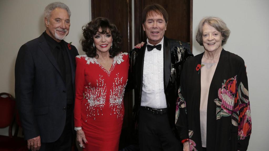 Tom Jones, Joan Collins, Cliff Richard y Maggie Smith.