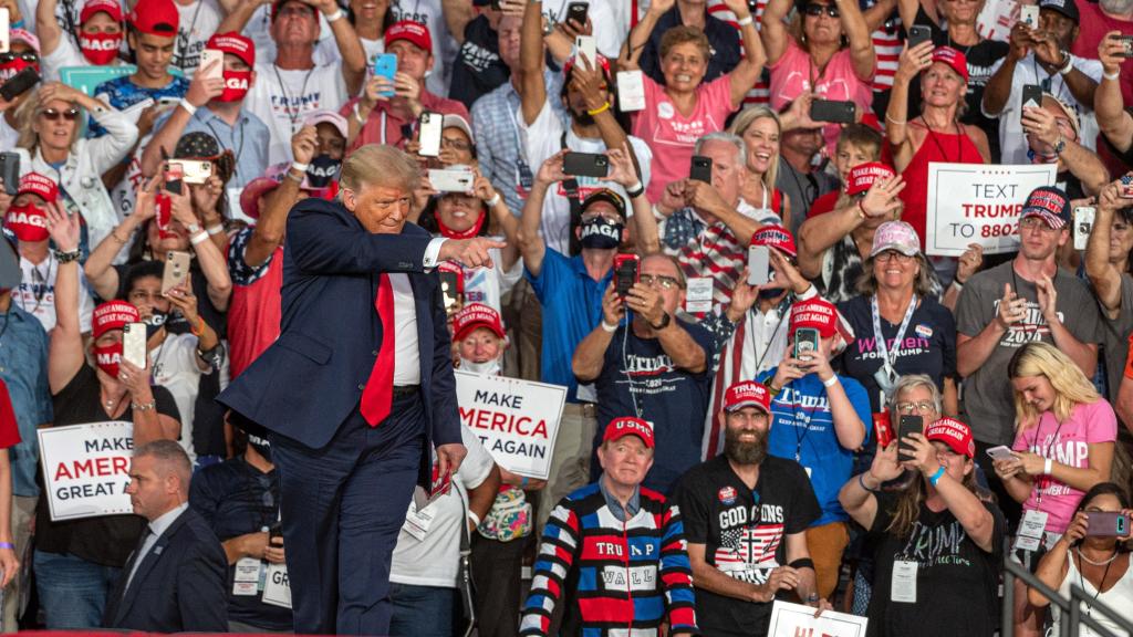 Donald Trump en su primer mitin tras el positivo por coronavirus, en Florida.