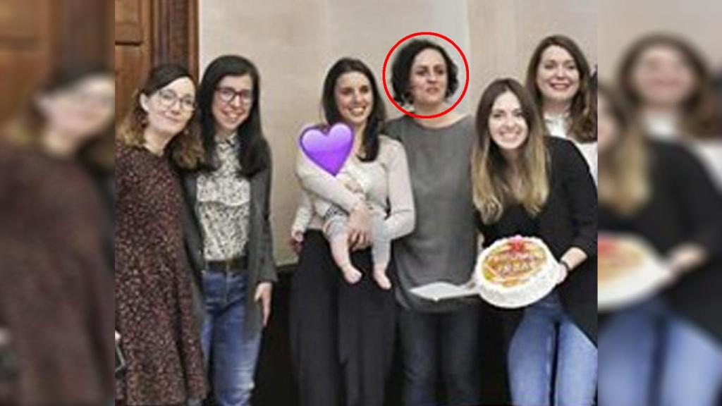 Clara Alonso, a la izquierda de la titular de Igualdad, Irene Montero, el día del famoso y polémico cumpleaños de la ministra.