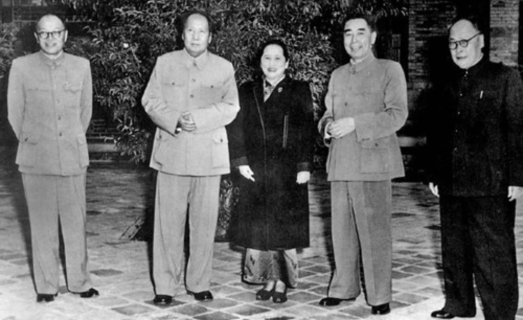 Mao Zedong al lado de Ching-ling.
