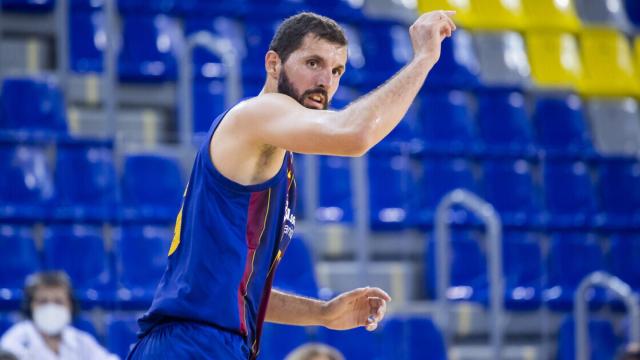 Mirotic durante un partido del FC Barcelona