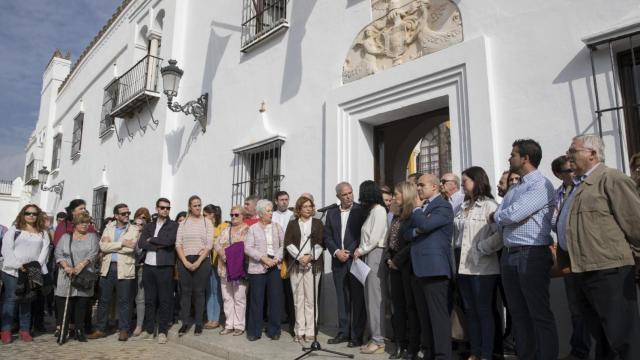 Minuto de silencio guardado en Olivares tras la muerte de Estefany.