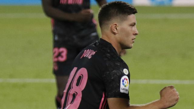 Jovic durante un partido del Real Madrid