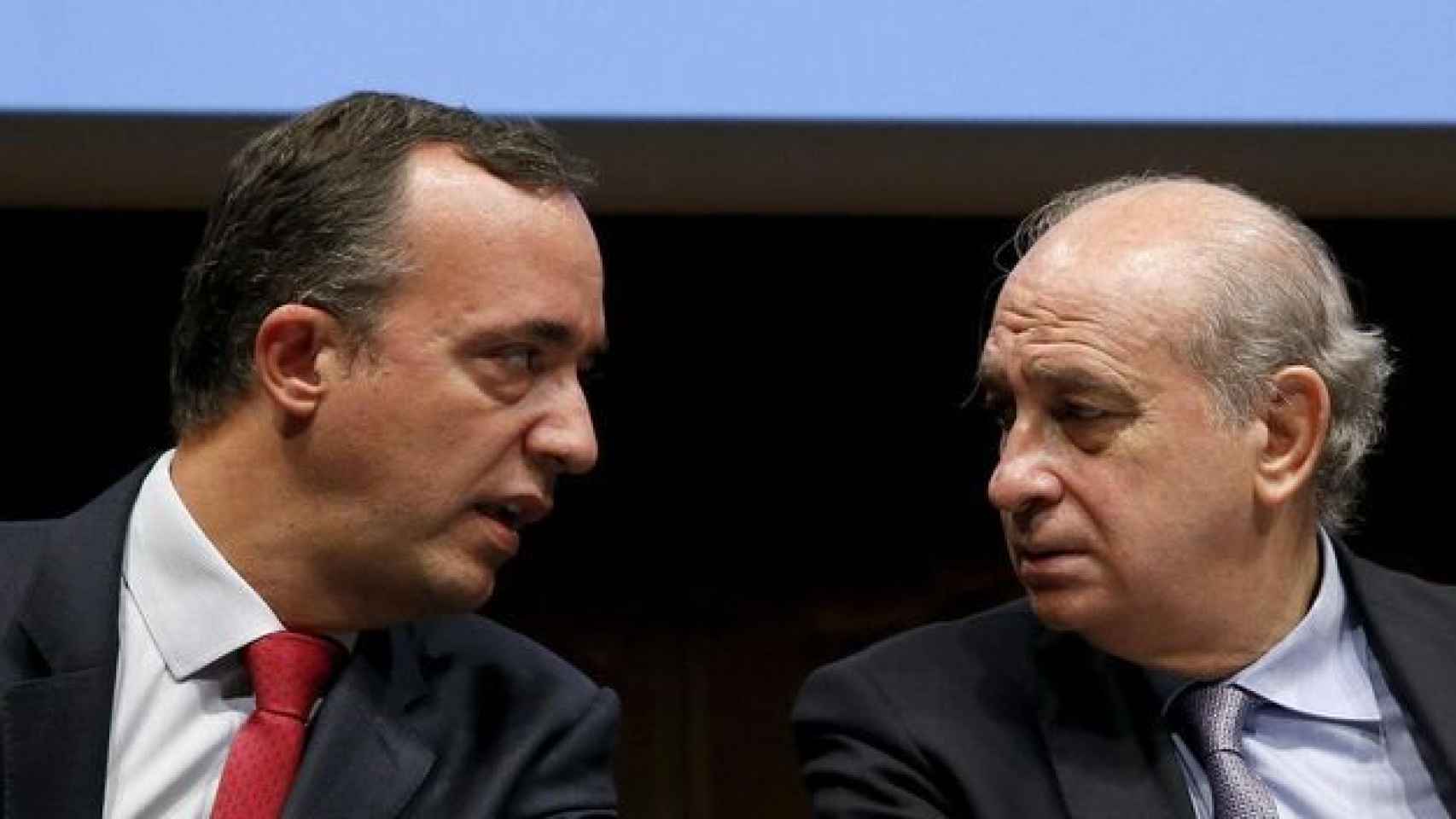 Jorge Fernández Díaz (dcha) y  su ex secretario de Estado, Francisco Martínez.