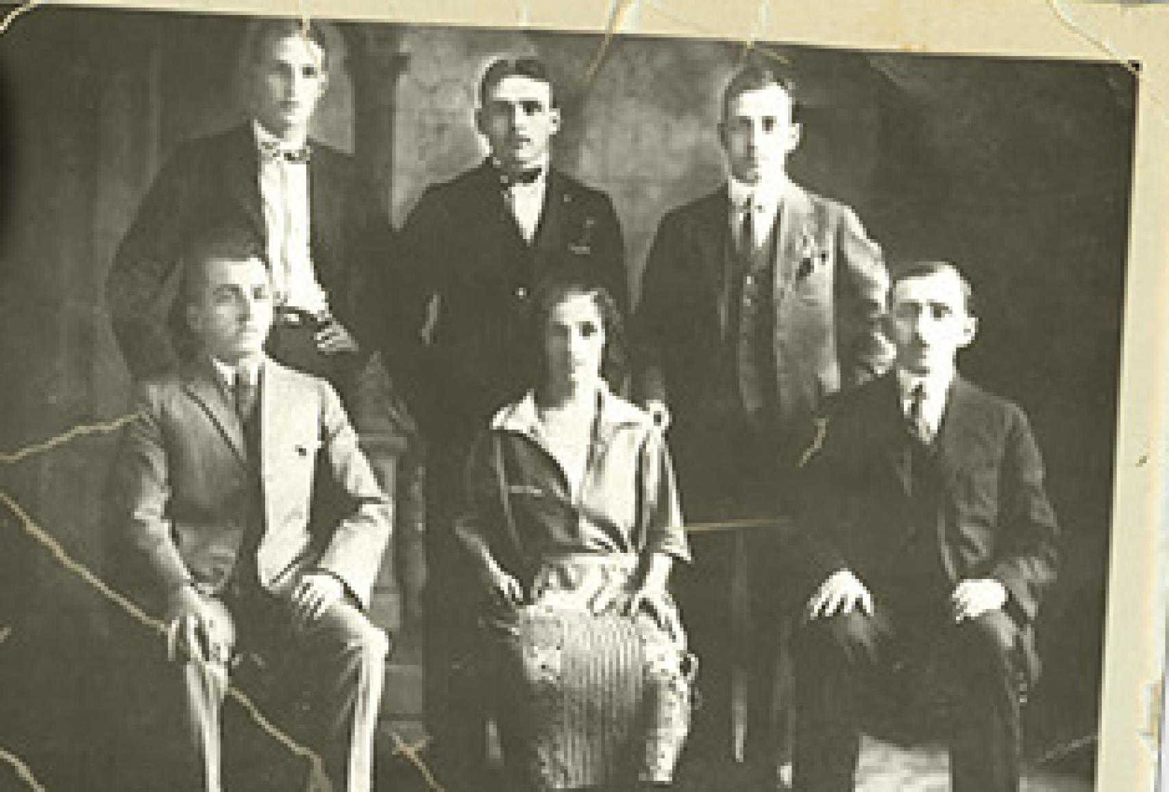 Los seis hermanos Gómez Cuétara que se marcharon a México.