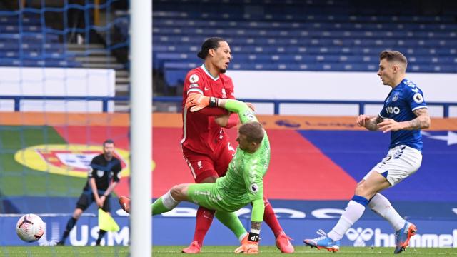 La lesión de Van Dijk contra el Everton