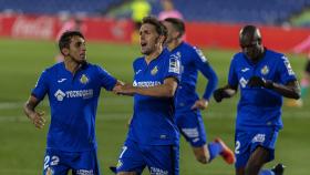 Los jugadores del Getafe celebran el gol de Mata